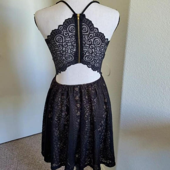 Windsor Black Dress - Picture 2 of 3